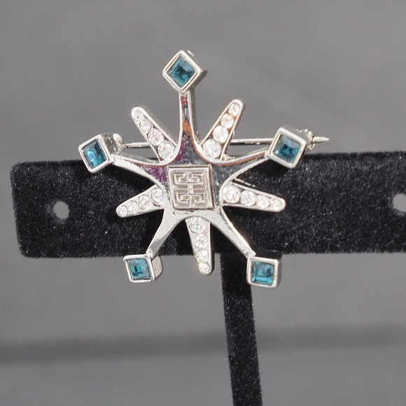 Givenchy Brooch Pin Silver Tone Clear Blue Rhinestone Starburst Logo Chic VTG - Picture 11 of 11